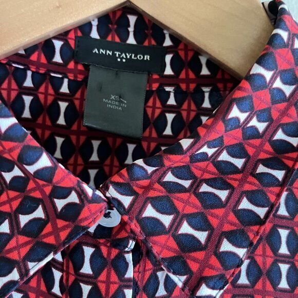 ANN TAYLOR BUTTON FRONT TANK TOP PRINTED WOMENS SIZE XS SEMI SHEER COLLARED NECK - Picture 2 of 7